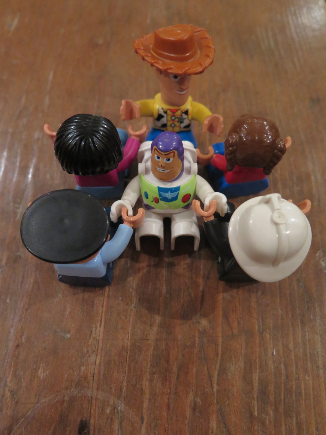 Economy class airline seating plan demonstrated with Lego Duplo figurines